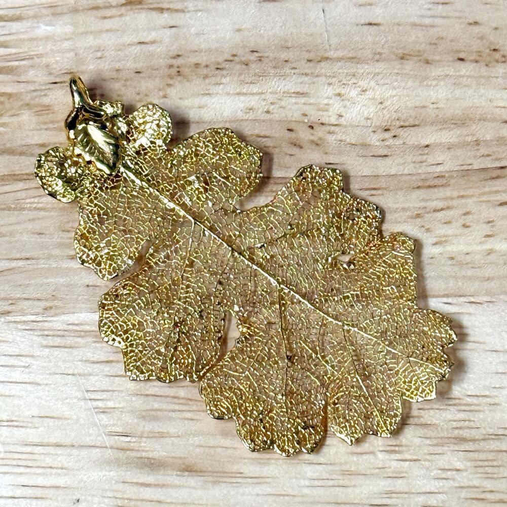 Vintage Gold Tone Dipped Oak Leaf Pendant Intricate Filigree Skeleton Lace Charm